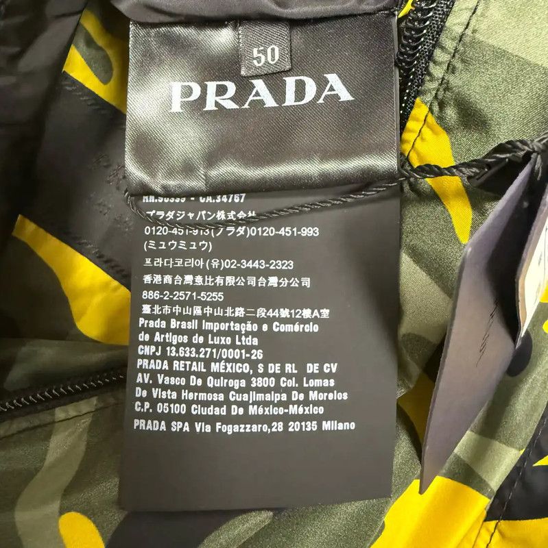 Prada Prada Camo Print Nylon Jacket for Men Size US L / EU 52-54 / 3 - 4 Thumbnail