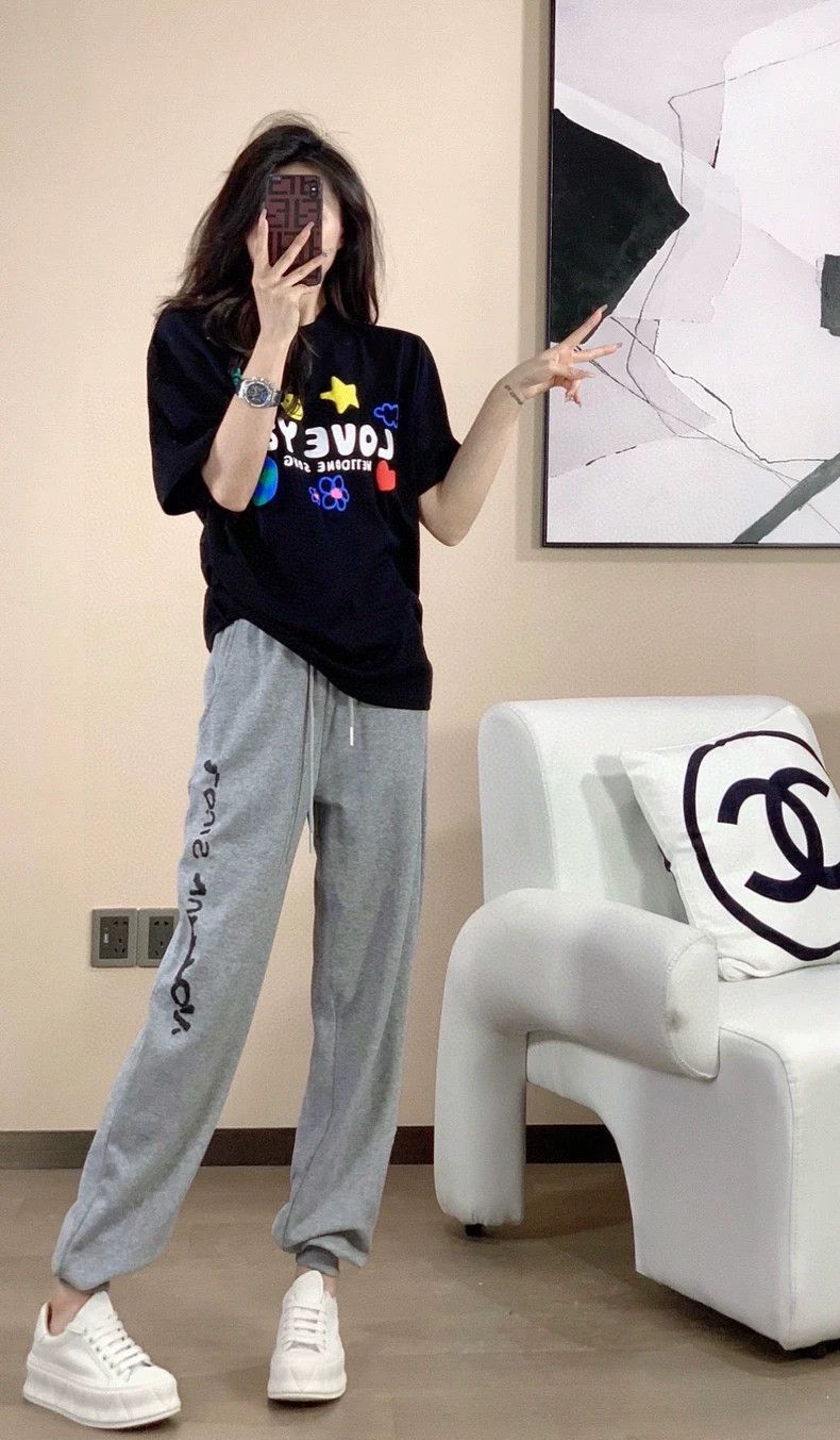 Louis Vuitton LV Gray Drawstring Sweatpants XS - dmc Size US 26 / EU 42 - 7 Thumbnail