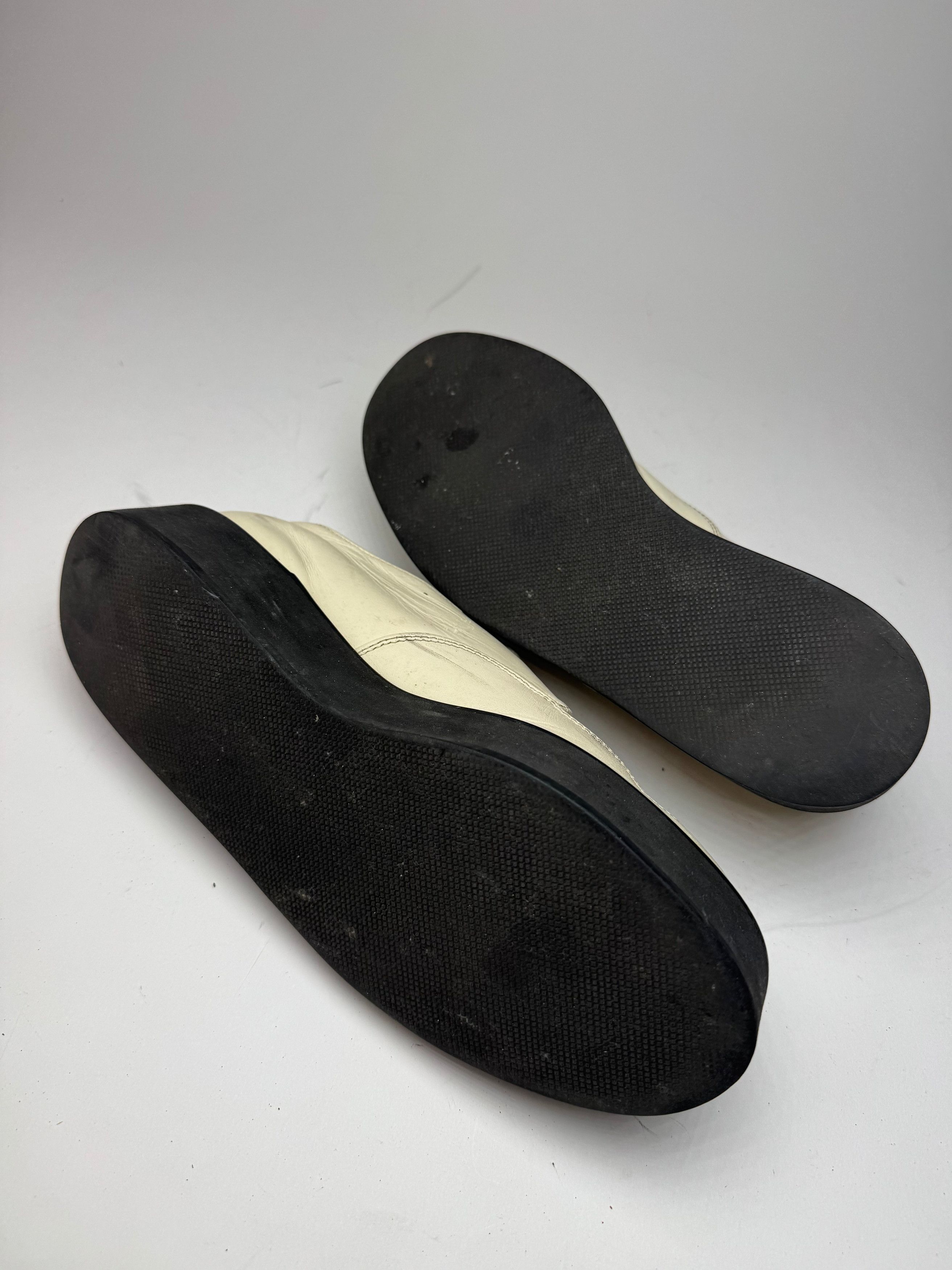 Comme des Garcons Vintage Comme Des Garçons Leather Suede Sneaker beige white Size US 11 / IT 41 - 9 Thumbnail