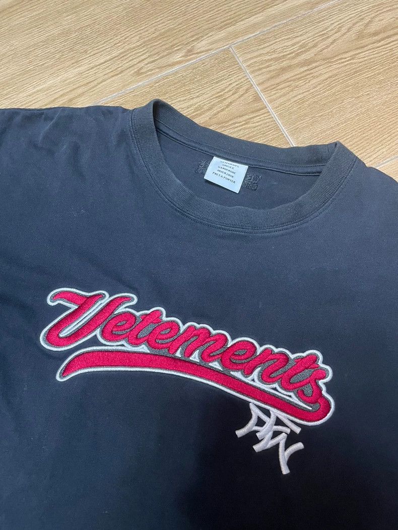 Vetements Vetements Logo Short Sleeve T-shirt - dmc Size US S / EU 44-46 / 1 - 2 Thumbnail