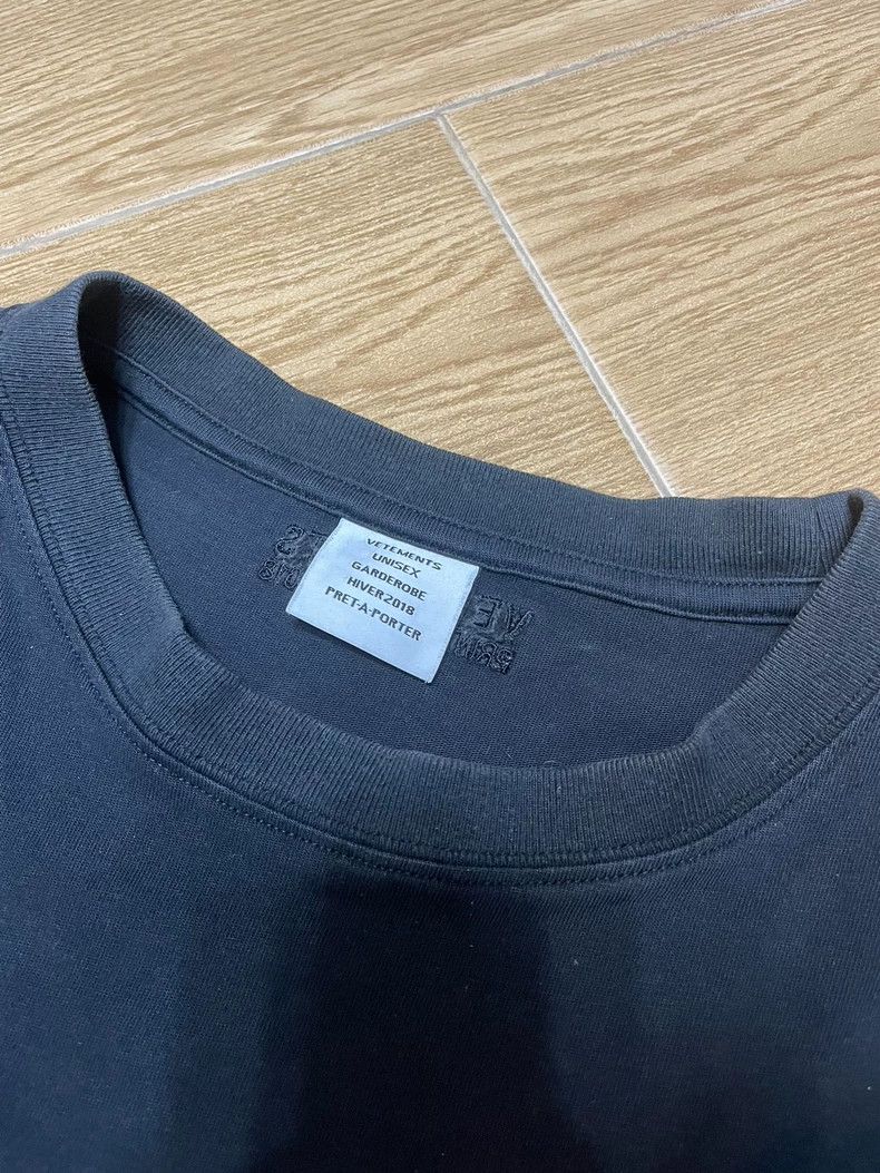 Vetements Vetements Logo Short Sleeve T-shirt - dmc Size US S / EU 44-46 / 1 - 3 Thumbnail