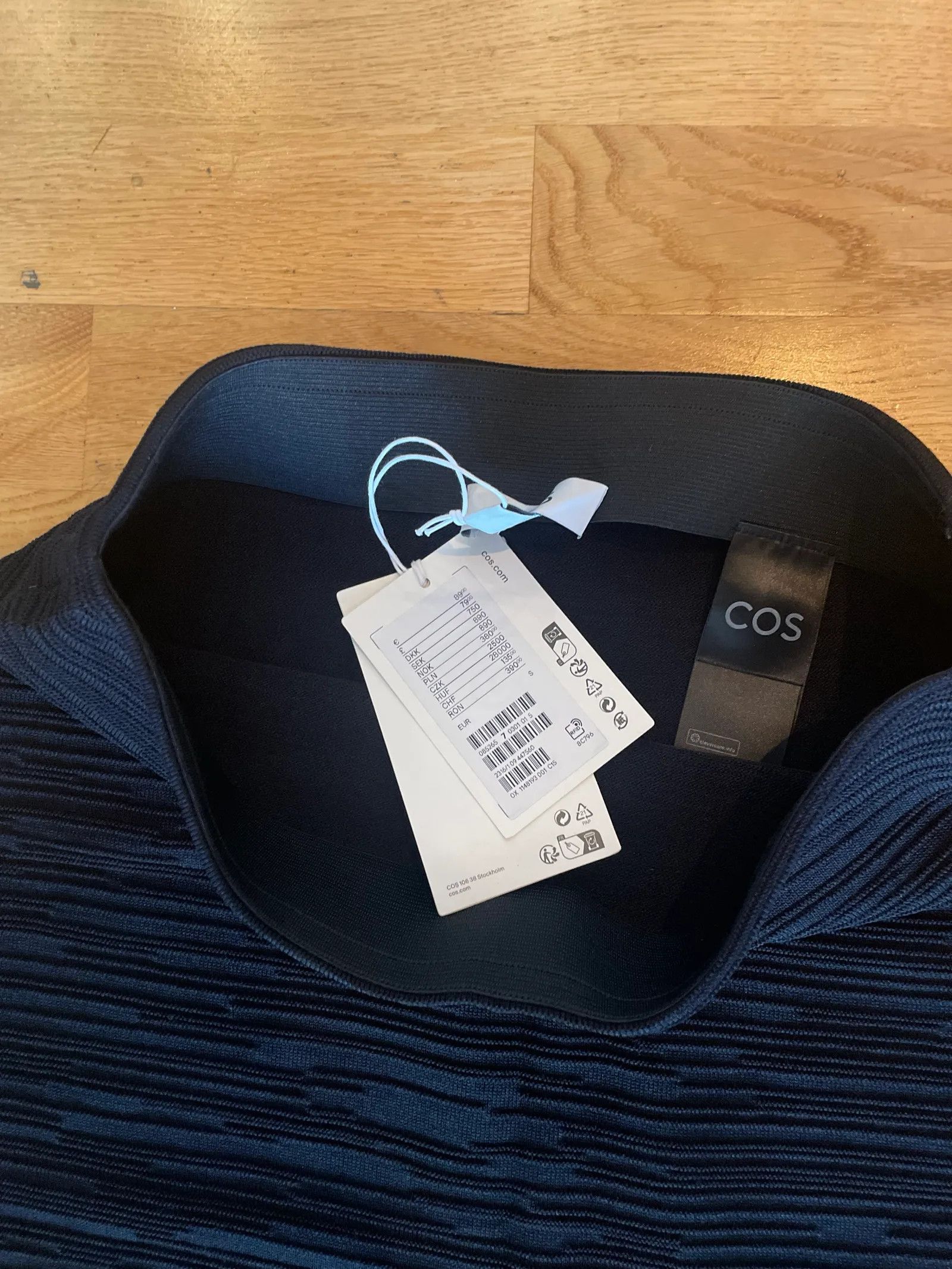 Cos Cos Skirt Size 27" / US 4 / IT 40 - 4 Thumbnail