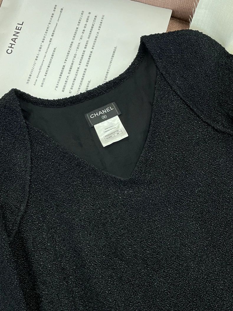 Chanel Chanel Black V-Neck Short Sleeve Top - dmc Size US M / EU 48-50 / 2 - 2 Thumbnail