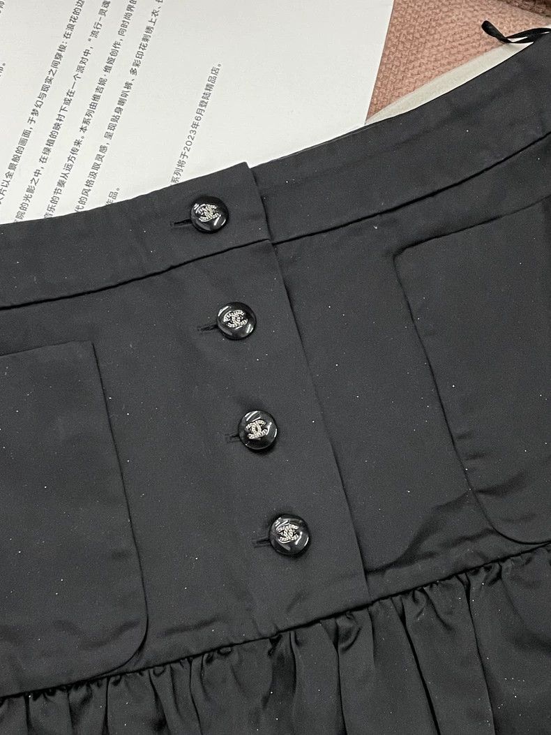 Chanel Chanel Black Sparkle Pleated Mini Skirt - dmc Size US 38 / EU 54 - 2 Thumbnail