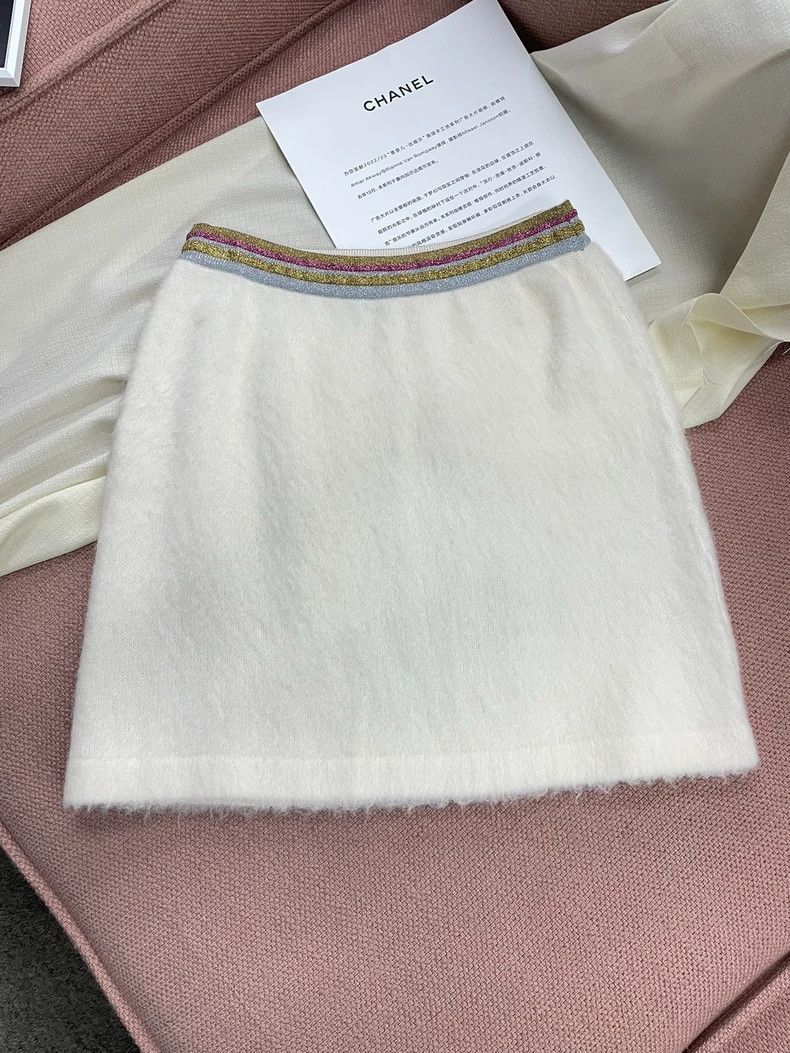 Chanel Chanel White Metallic Trim Fuzzy Mini Skirt - dmc Size US 36 / EU 52 - 3 Thumbnail