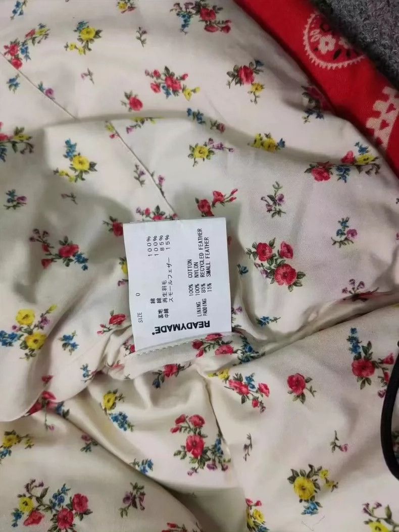 Moncler Genius Red Bandana Print Down Jacket - dmc Size US XS / EU 42 / 0 - 5 Thumbnail