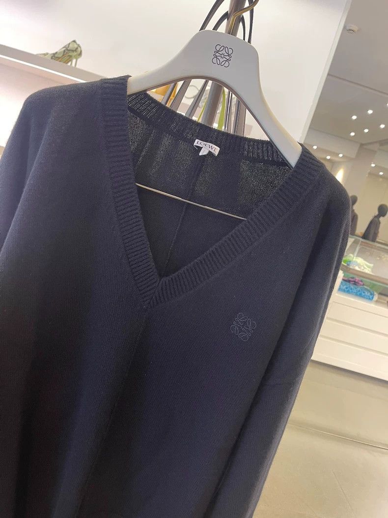 Loewe Loewe Asymmetric V-Neck Cashmere Sweater S - dmc Size US S / EU 44-46 / 1 - 5 Thumbnail