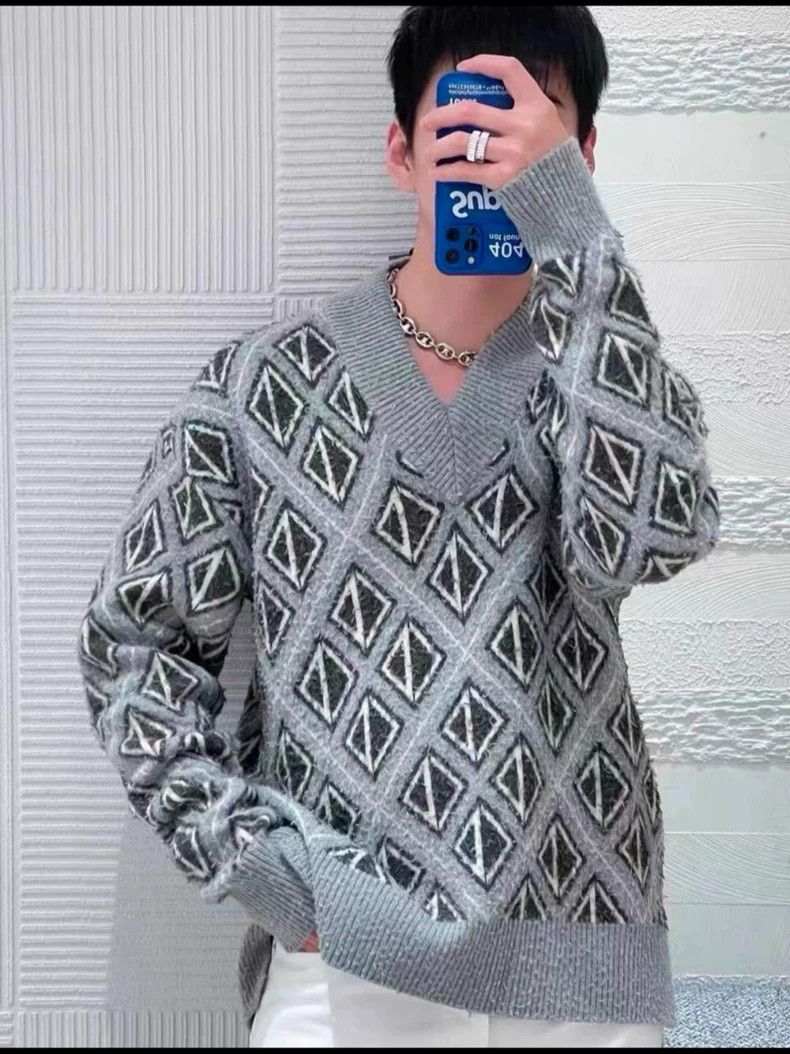 Dior Dior CD Print V-Neck Knit Sweater M - dmc Size US M / EU 48-50 / 2 - 3 Thumbnail