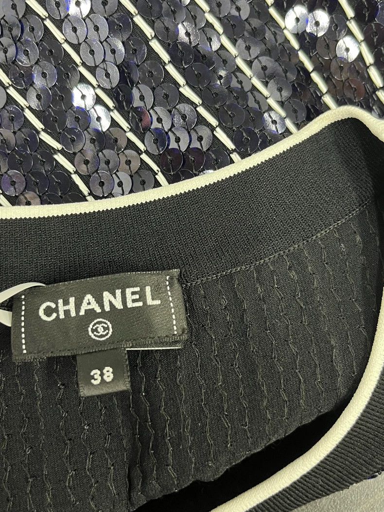 Chanel Chanel 23P Sequin Embellished T-Shirt - dmc Size US M / EU 48-50 / 2 - 4 Thumbnail