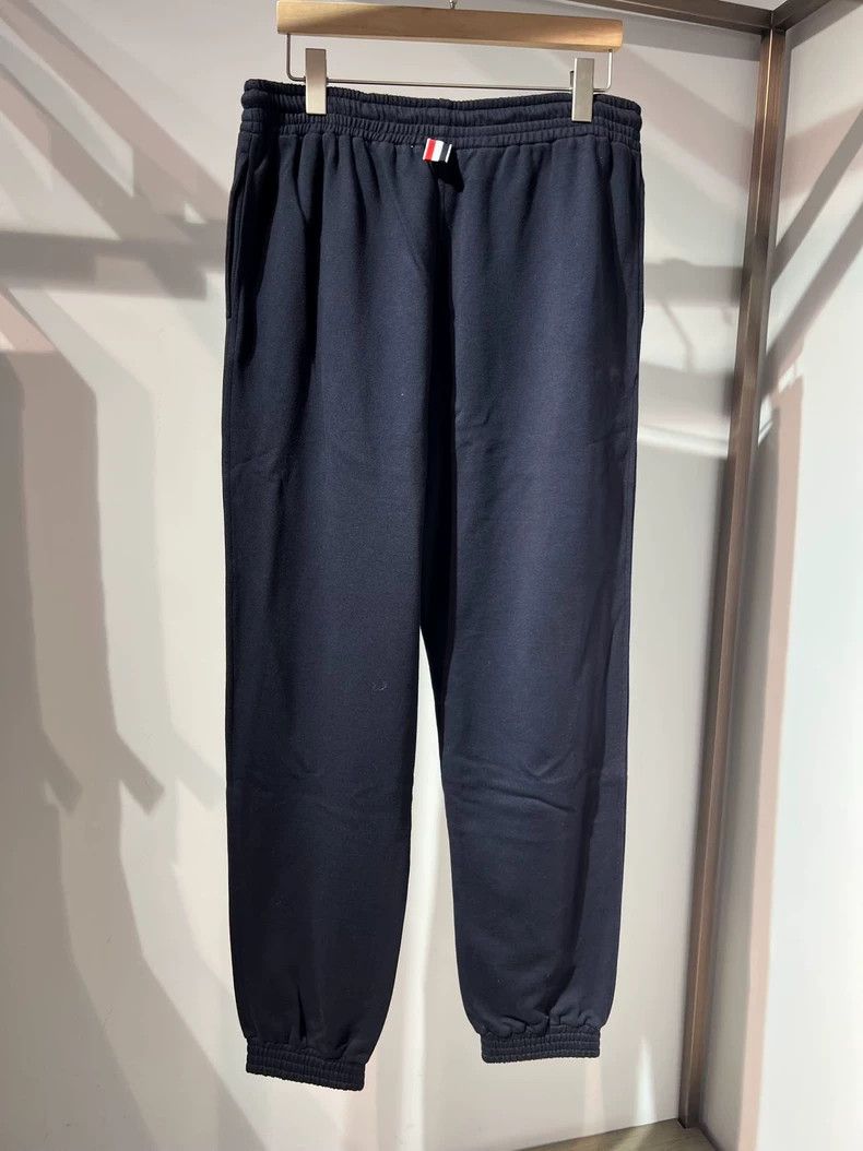 Thom Browne Thom Browne Shield Patch Sweatpants - dmc Size US 28 / EU 44 - 3 Thumbnail