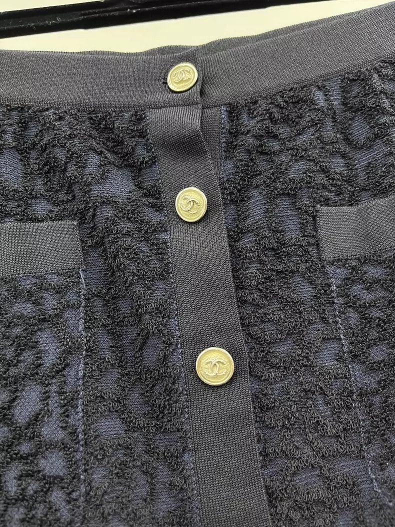 Chanel Chanel Blue Camellia Embossed Skirt - dmc Size US 38 / EU 54 - 2 Thumbnail