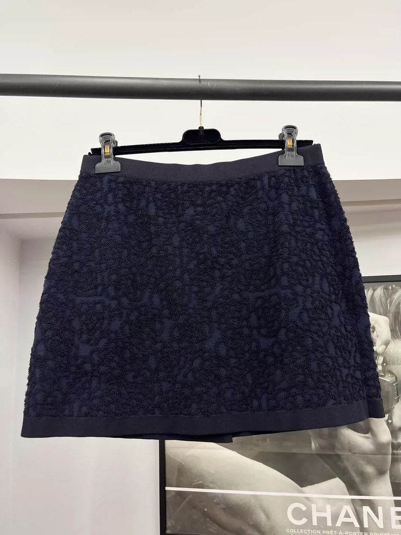 Chanel Chanel Blue Camellia Embossed Skirt - dmc Size US 38 / EU 54 - 3 Thumbnail
