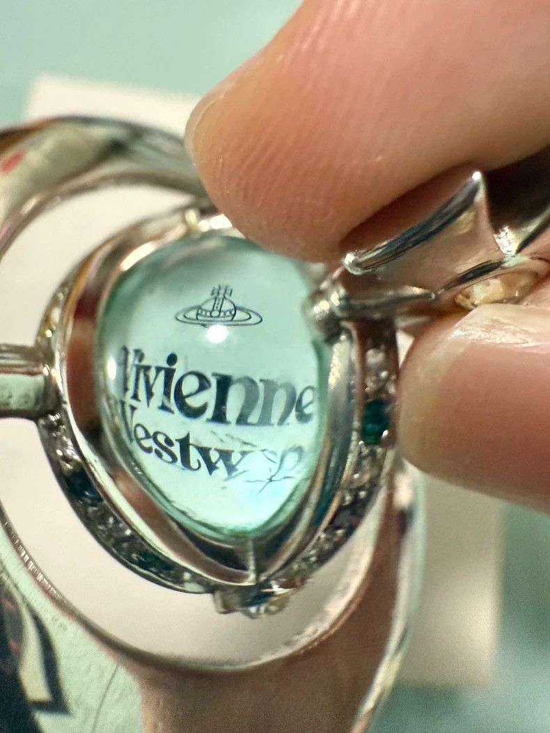Vivienne Westwood Mint Green Orb Necklace - dmc