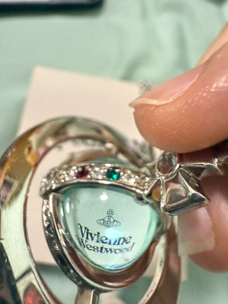 Vivienne Westwood Mint Green Orb Necklace - dmc