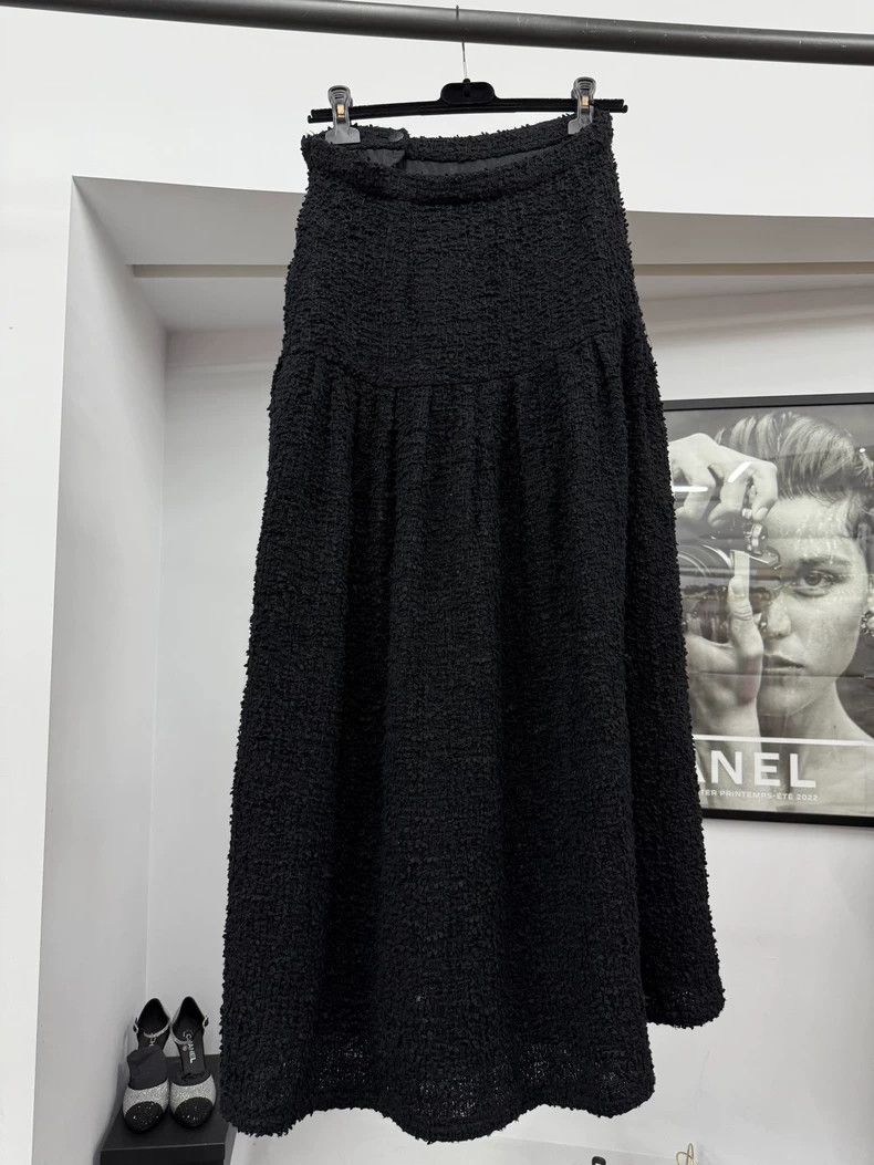 Chanel Chanel Black Side Crystal Button Skirt - dmc Size US 38 / EU 54 - 2 Thumbnail