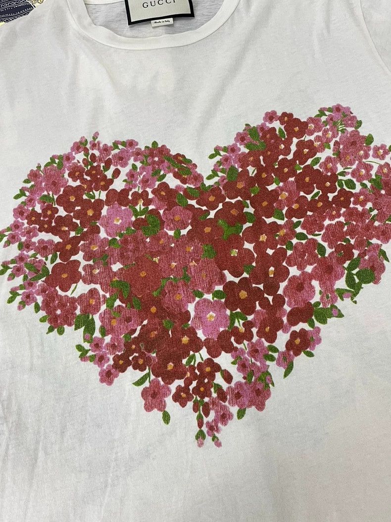 Gucci Gucci Heart Floral Letter Print T-shirt - dmc Size US M / EU 48-50 / 2 - 2 Thumbnail
