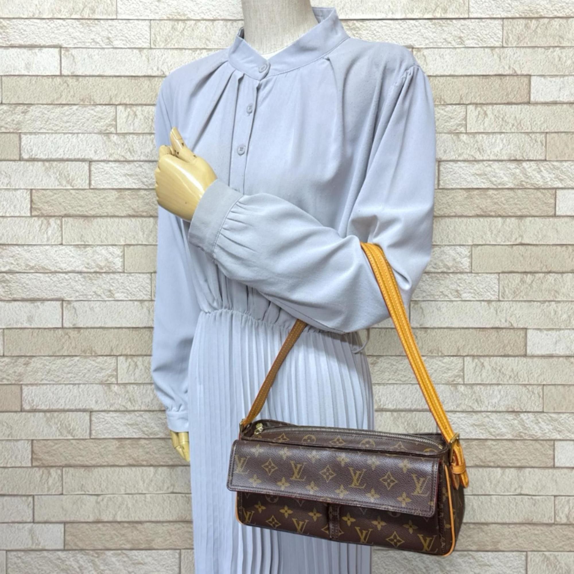 Louis Vuitton Louis Vuitton Viva Cite MM Monogram Shoulder Bag in Canvas, M51164, Brown, Women's, LOUIS VUITTON Size ONE SIZE - 2 Thumbnail