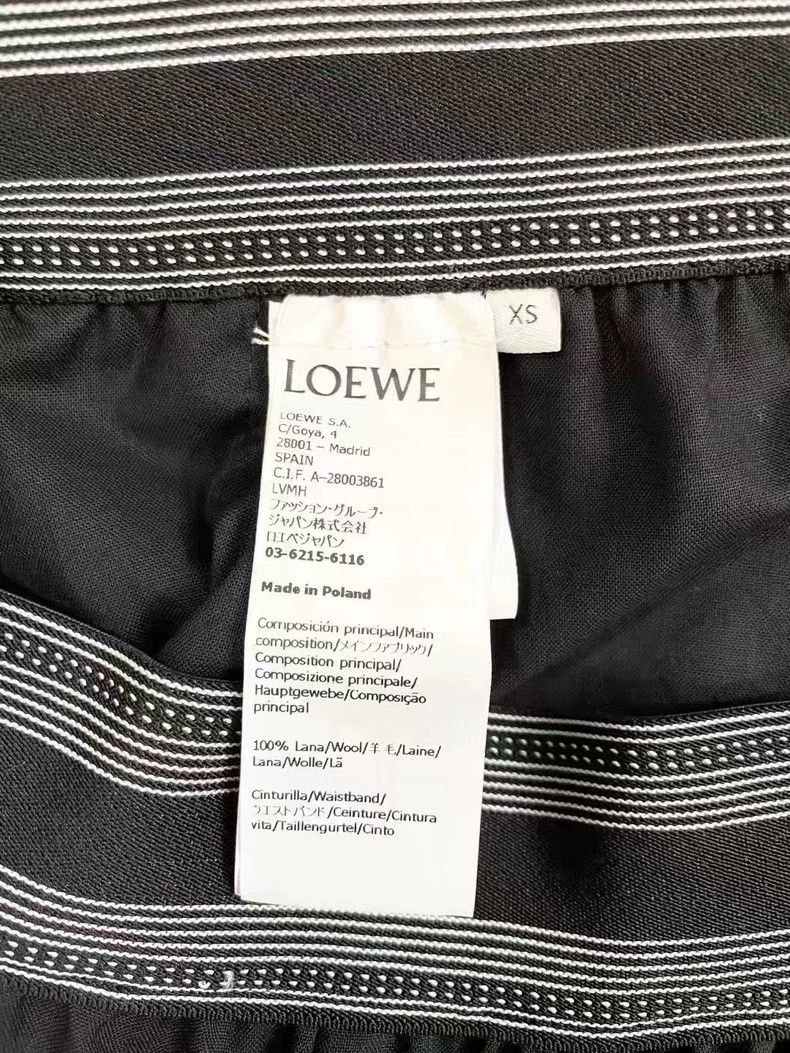 Loewe Loewe Black Wool Shorts Size XS - dmc Size US 34 / EU 50 - 3 Thumbnail