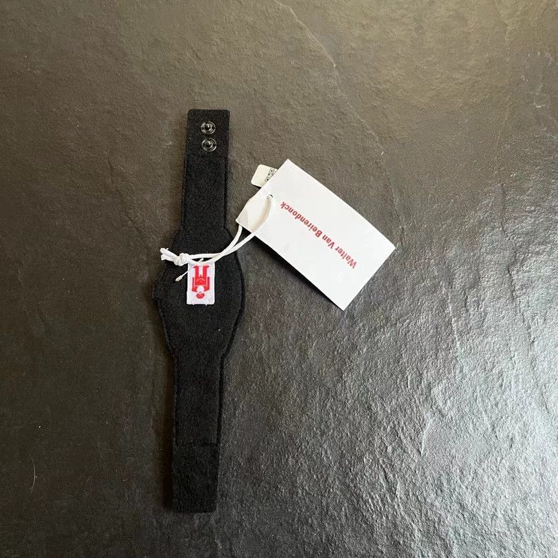 Walter Van Beirendonck Walter Van Beirendonck Bear Beaded Watch - dmc Size ONE SIZE - 2 Thumbnail