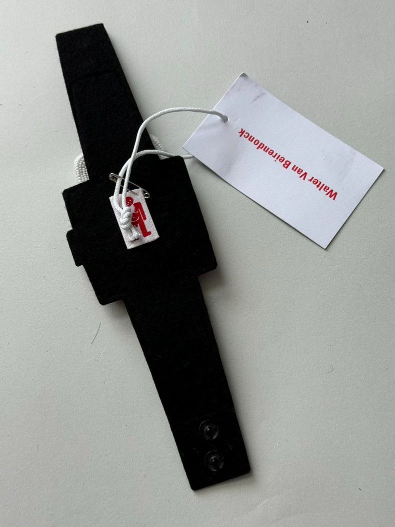Walter Van Beirendonck Walter Van Beirendonck Rabbit Beaded Watch - dmc Size ONE SIZE - 5 Thumbnail