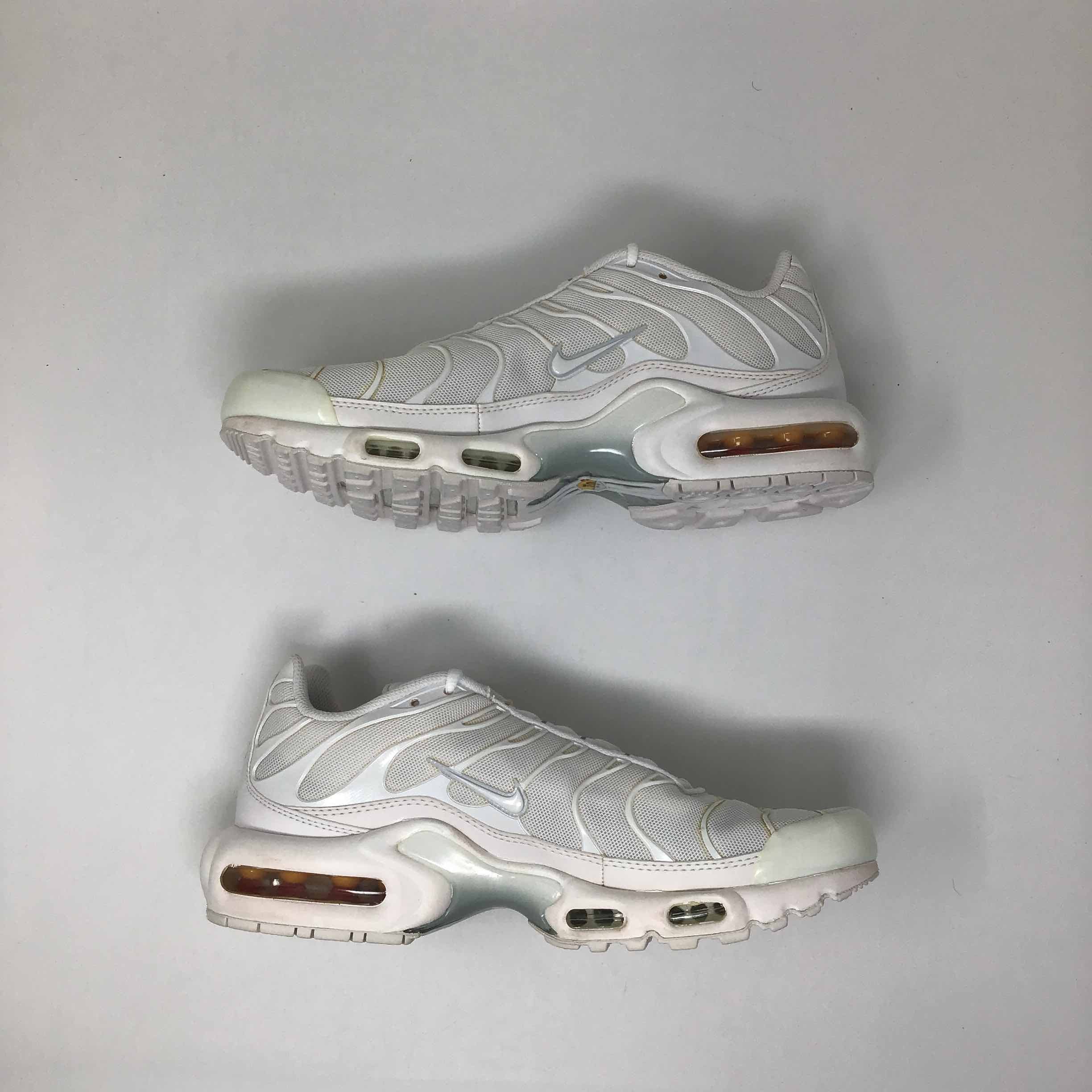 Nike Wmns Air Max Plus Triple White
