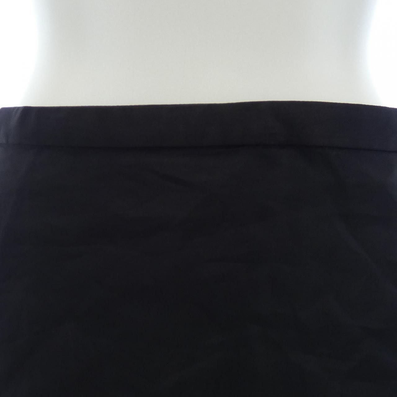 Gucci Gucci Gucci 100% Silk Skirt Others Skirts 816682 ZHS22 DUTY FREE for USA Size ONE SIZE - 6 Thumbnail
