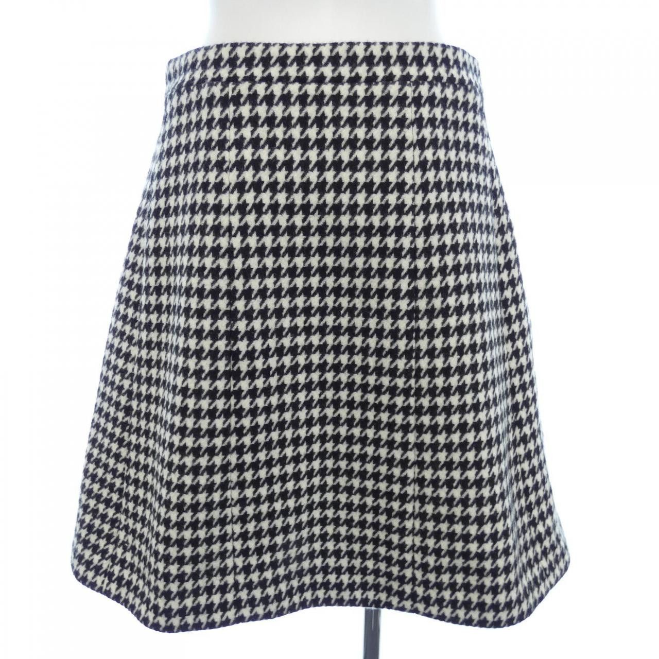 Chanel Chanel Chanel P77719V60328 Skirt Others Skirts P77719V60328 DUTY FREE for USA Size ONE SIZE - 2 Thumbnail
