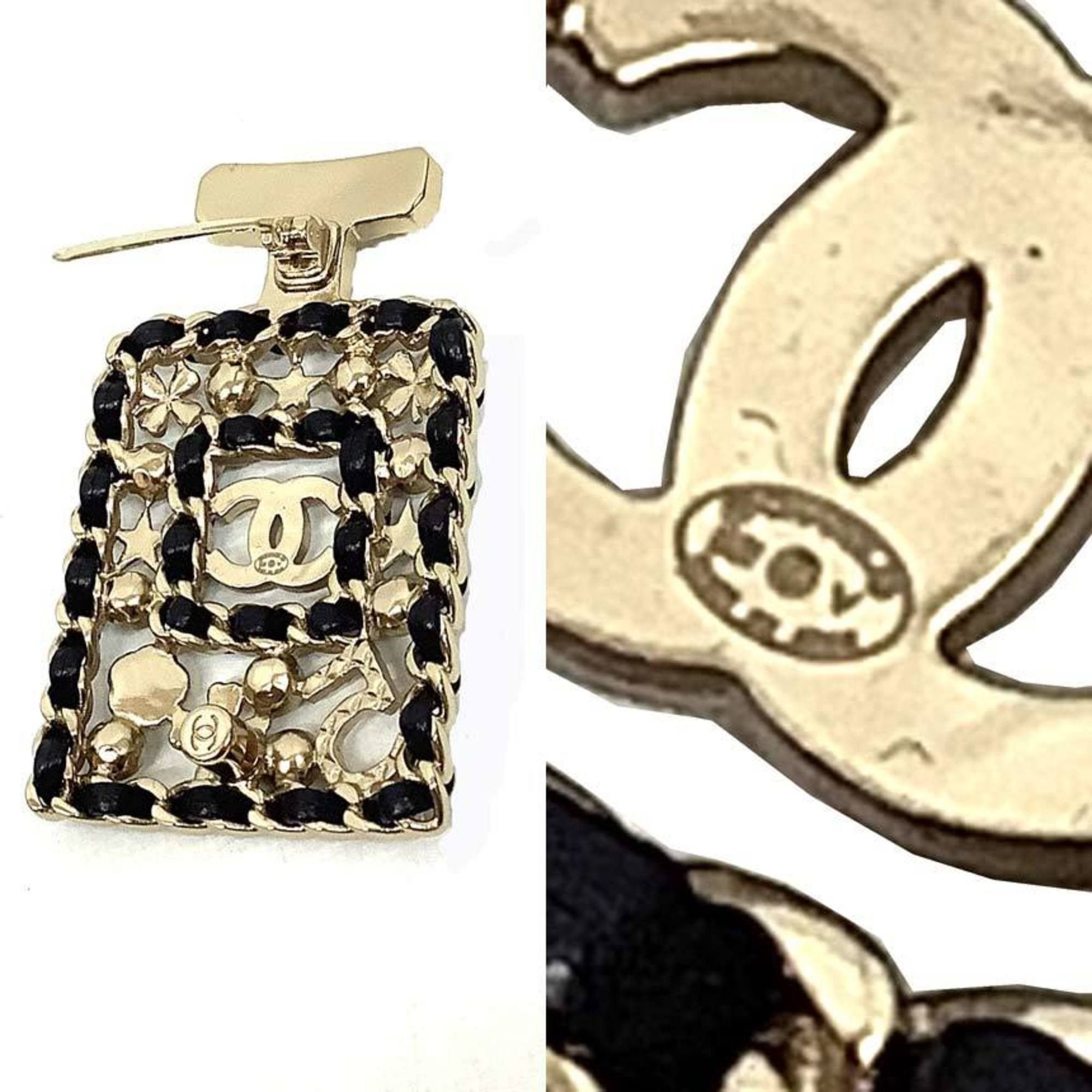 Chanel CHANEL Brooch with Bottle Motif, Matelasse Design, Clover, Camellia, Pearl, Coco Mark, Gold and Black, Brass Leather Size ONE SIZE - 3 Thumbnail