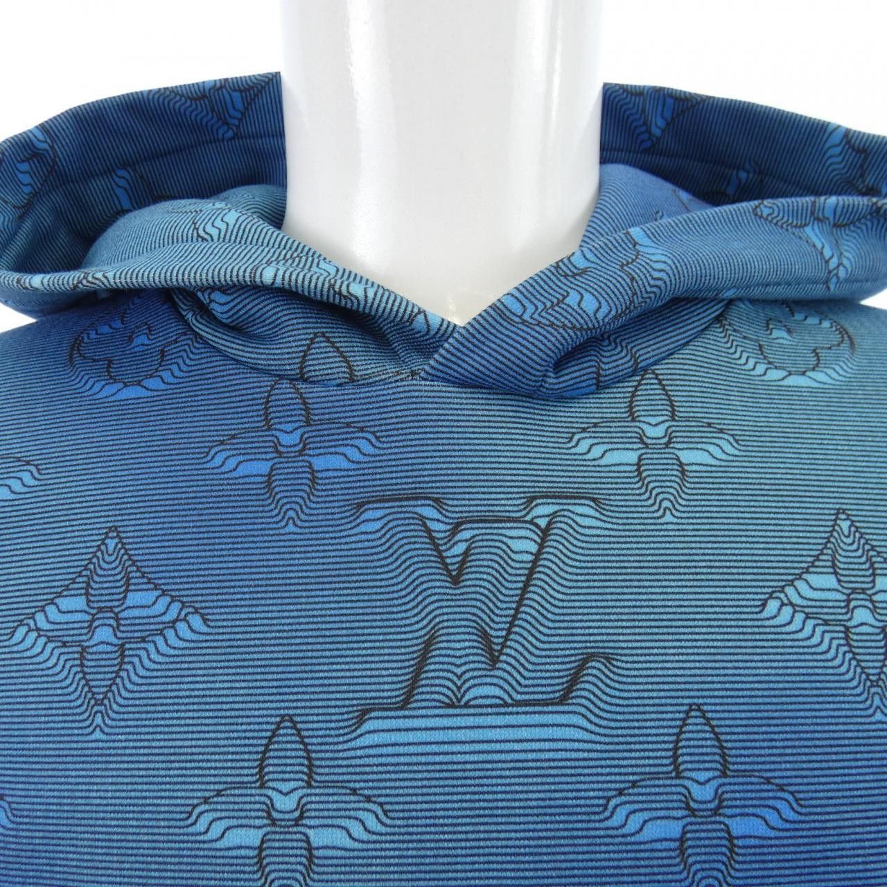 Louis Vuitton Louis Vuitton Printed Allover Hoodie Cotton Sweatshirts & Hoodies HNY41WIHN DUTY FREE for USA