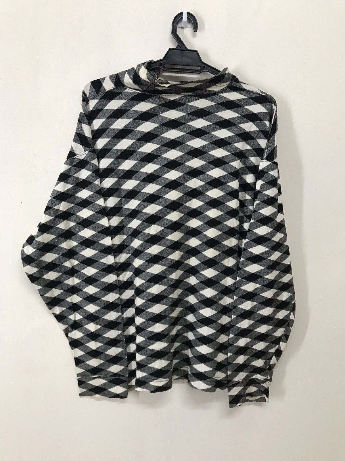 Issey Miyake ISSEY MIYAKE TURTLE NECK DESIGN RARE Size US M / EU 48-50 / 2 - 3 Thumbnail