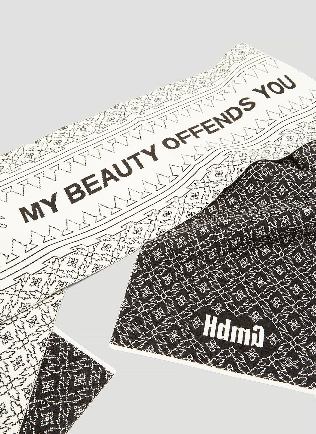 GmbH My Beauty Offends You Intarsia Knit Scarf Size ONE SIZE - 3 Thumbnail