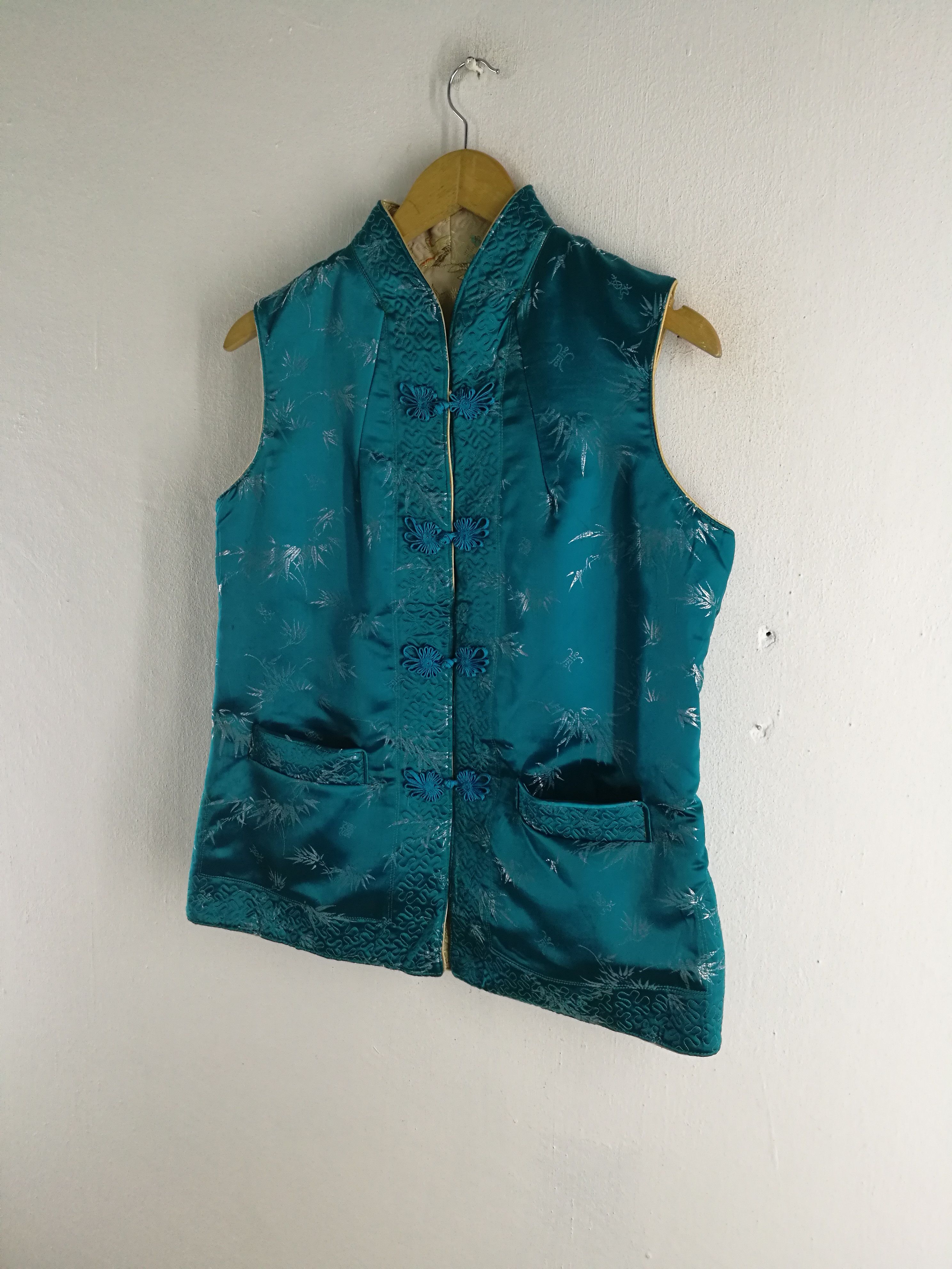 Japanese Brand Japanese shinjuku fashion Reversible pure silk lux vest Size US M / EU 48-50 / 2 - 8 Thumbnail