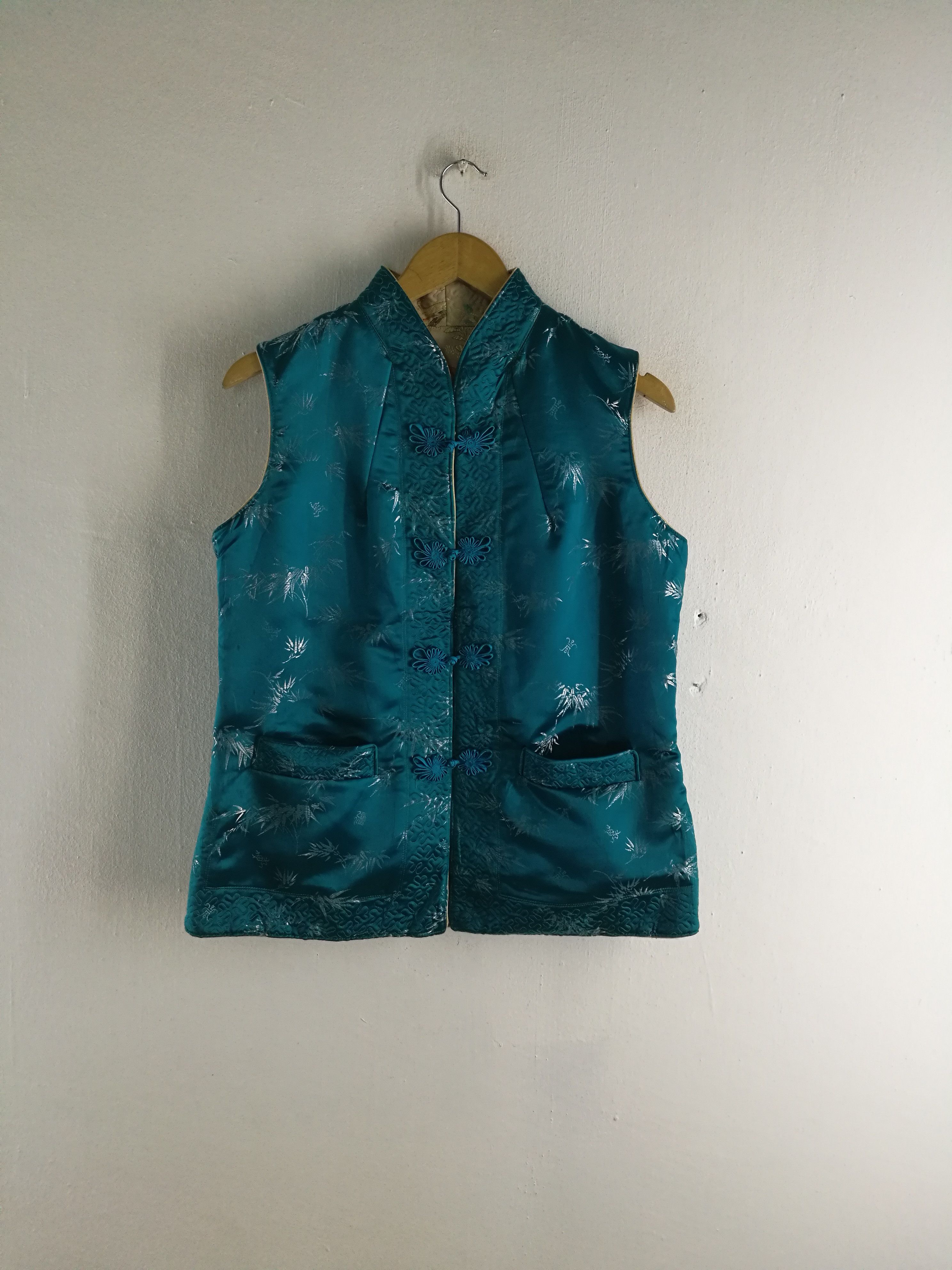 Japanese Brand Japanese shinjuku fashion Reversible pure silk lux vest Size US M / EU 48-50 / 2 - 1 Thumbnail