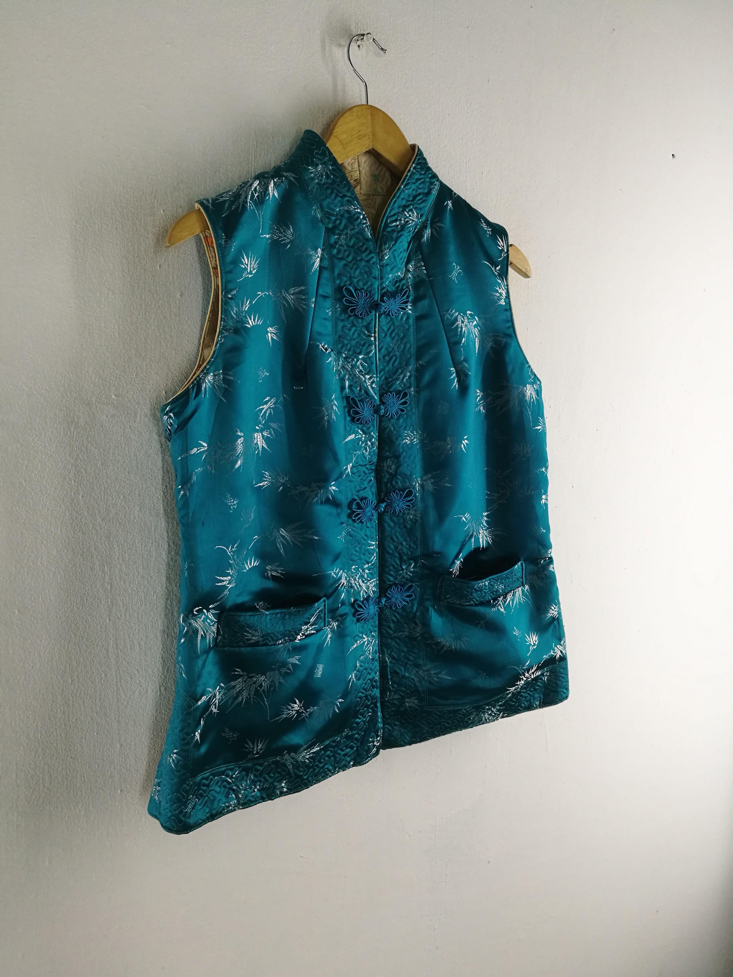 Japanese Brand Japanese shinjuku fashion Reversible pure silk lux vest Size US M / EU 48-50 / 2 - 7 Thumbnail