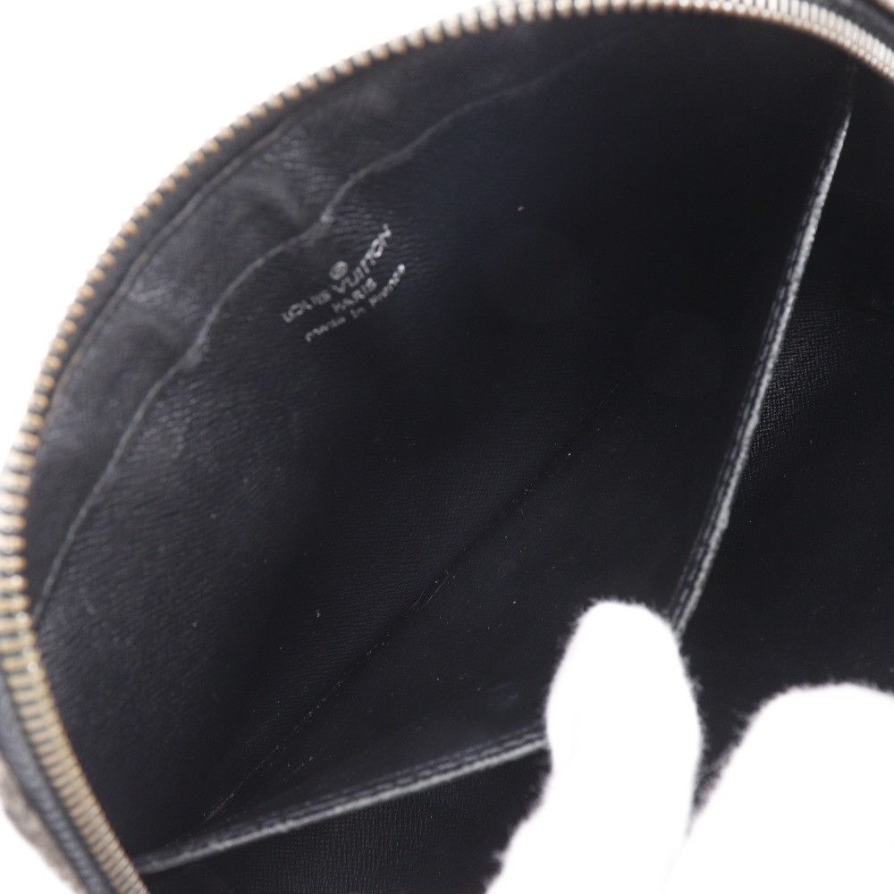 Louis Vuitton Louis Vuitton Louis Vuitton Baikal Taiga Clutch Bag Leather Clutch Bag M30182 DUTY FREE for USA Size ONE SIZE - 9 Thumbnail
