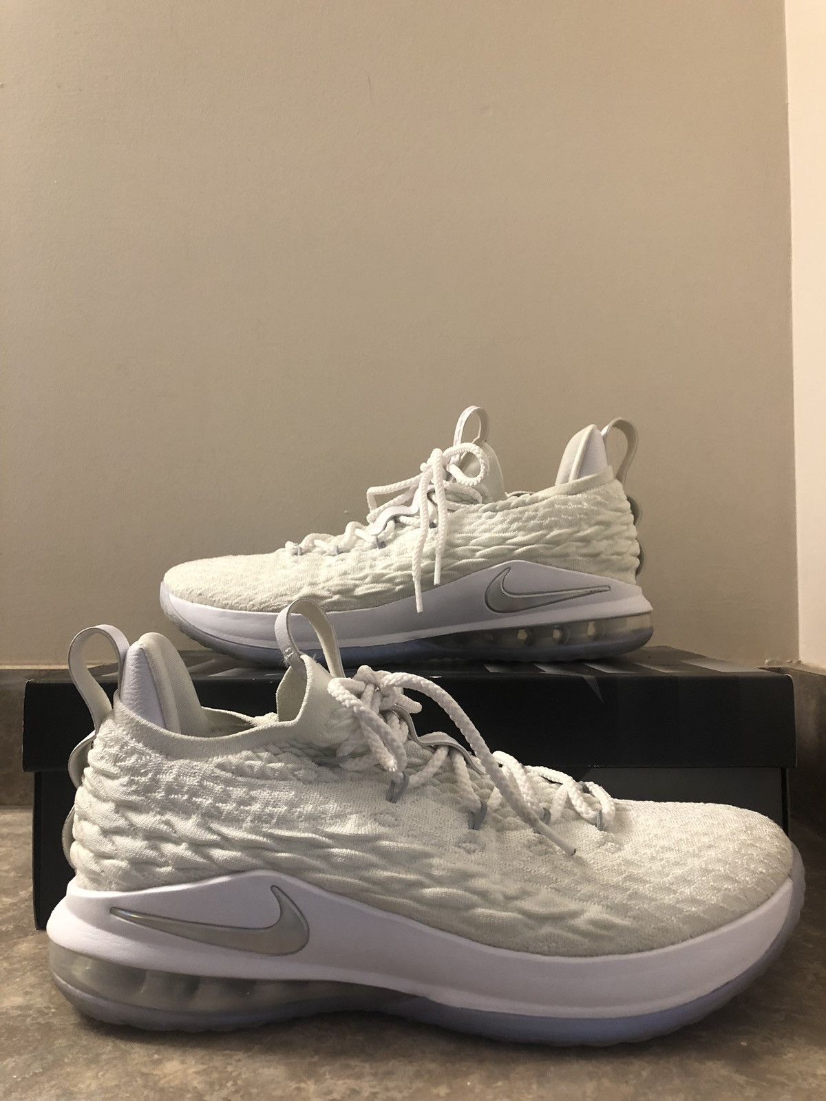 Lebron james 15 low white best sale