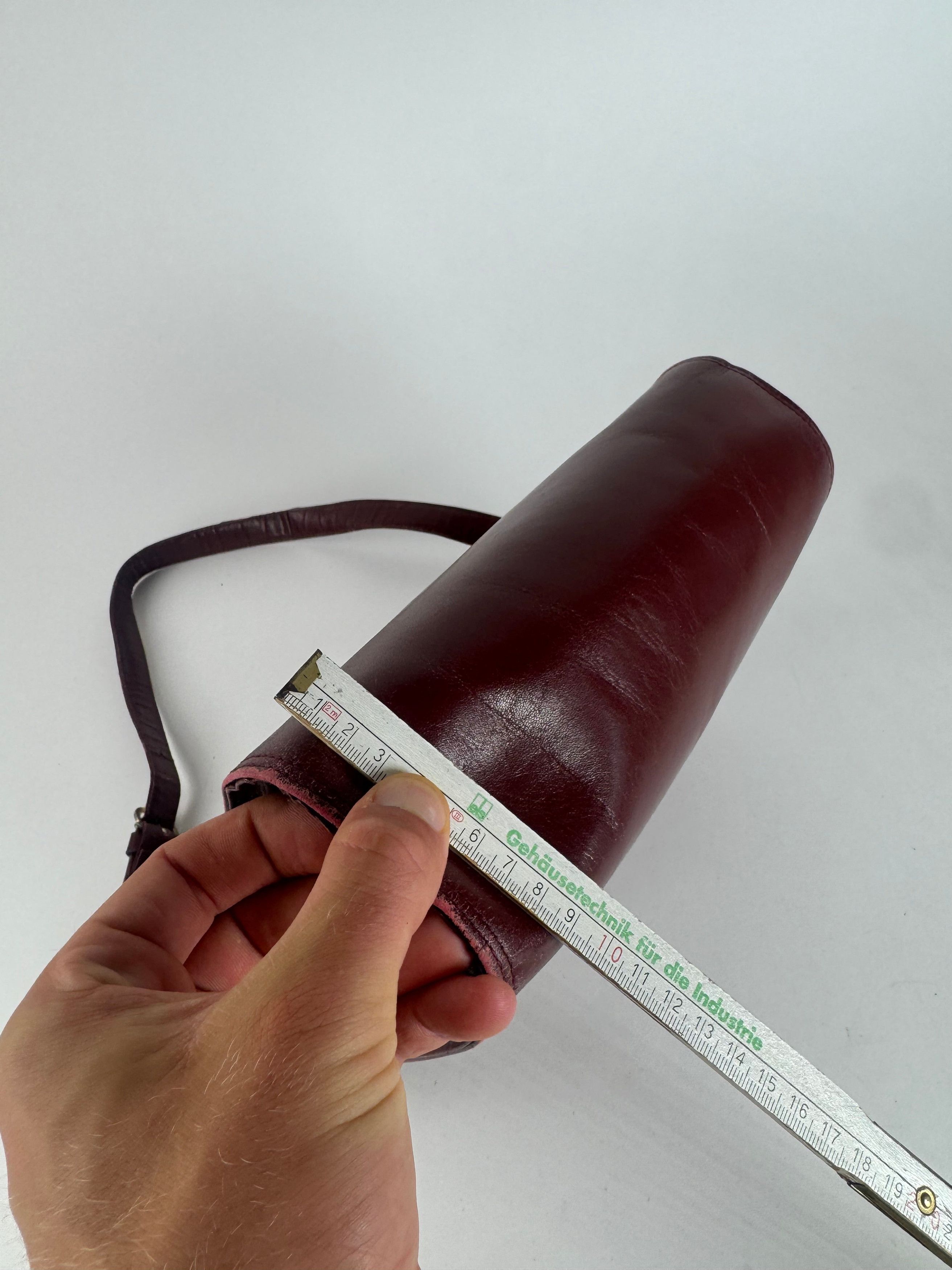 Cartier Vintage Leather Shoulder Bag Burgundy Size ONE SIZE - 14 Thumbnail