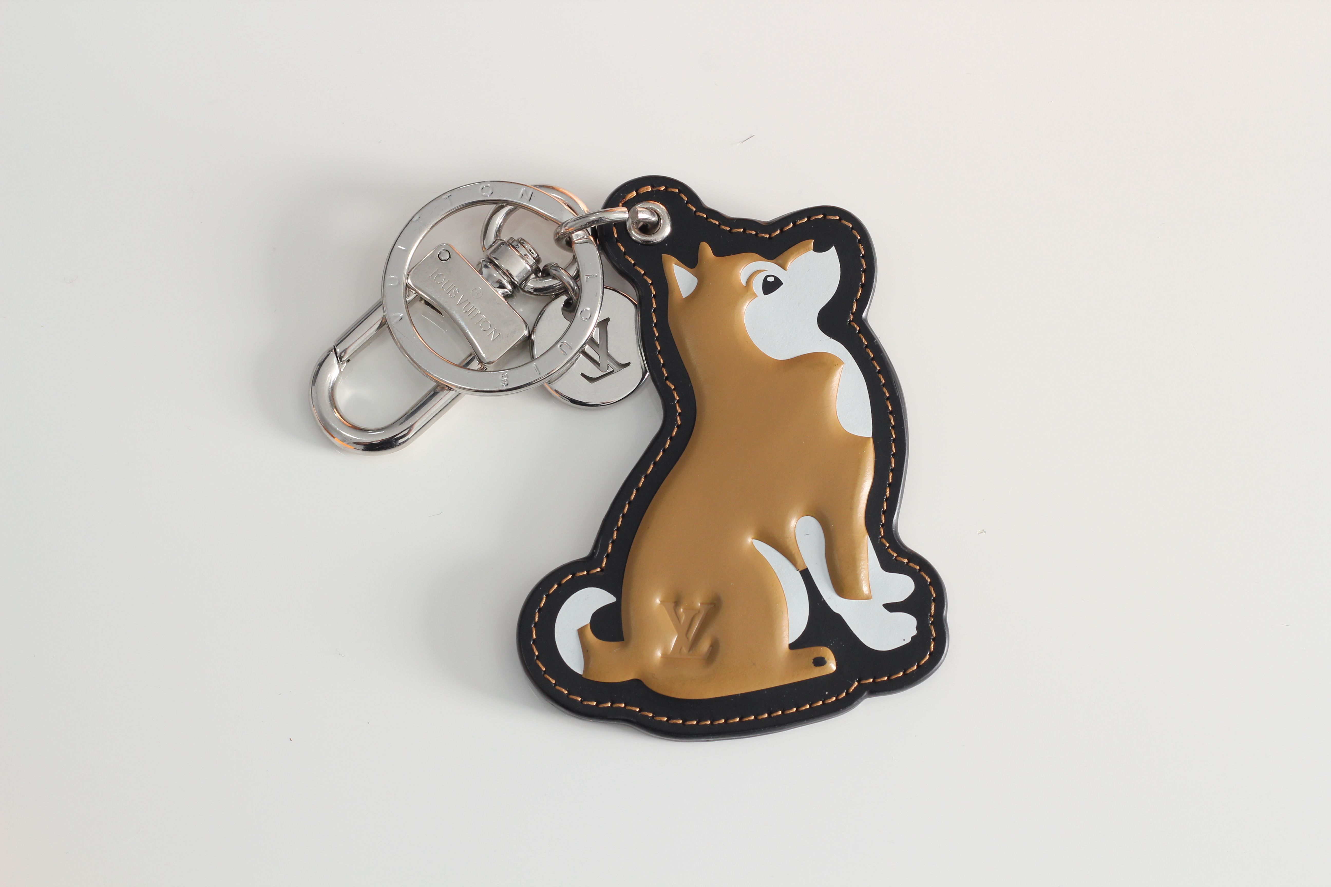 LOUIS VUITTON Monogram Dog Bag Charm Key Holder 1062292