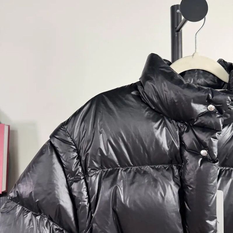 Prada Prada Black Cropped Down Jacket for Women Size M / US 6-8 / IT 42-44 - 2 Thumbnail