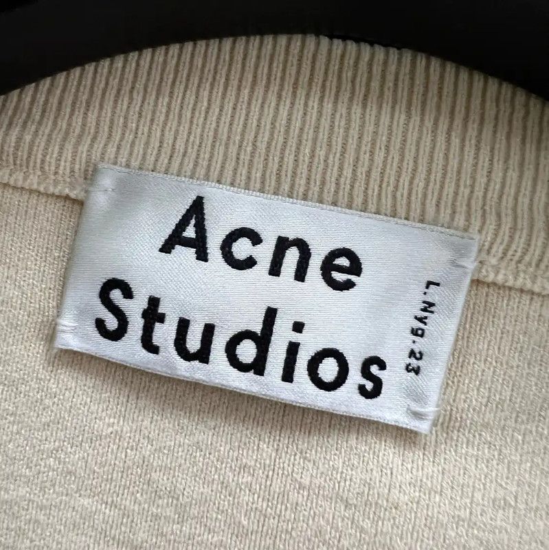 Acne Studios Acne Studios Cream Long Sleeve Sweatshirt for Women Size XS / US 0-2 / IT 36-38 - 2 Thumbnail