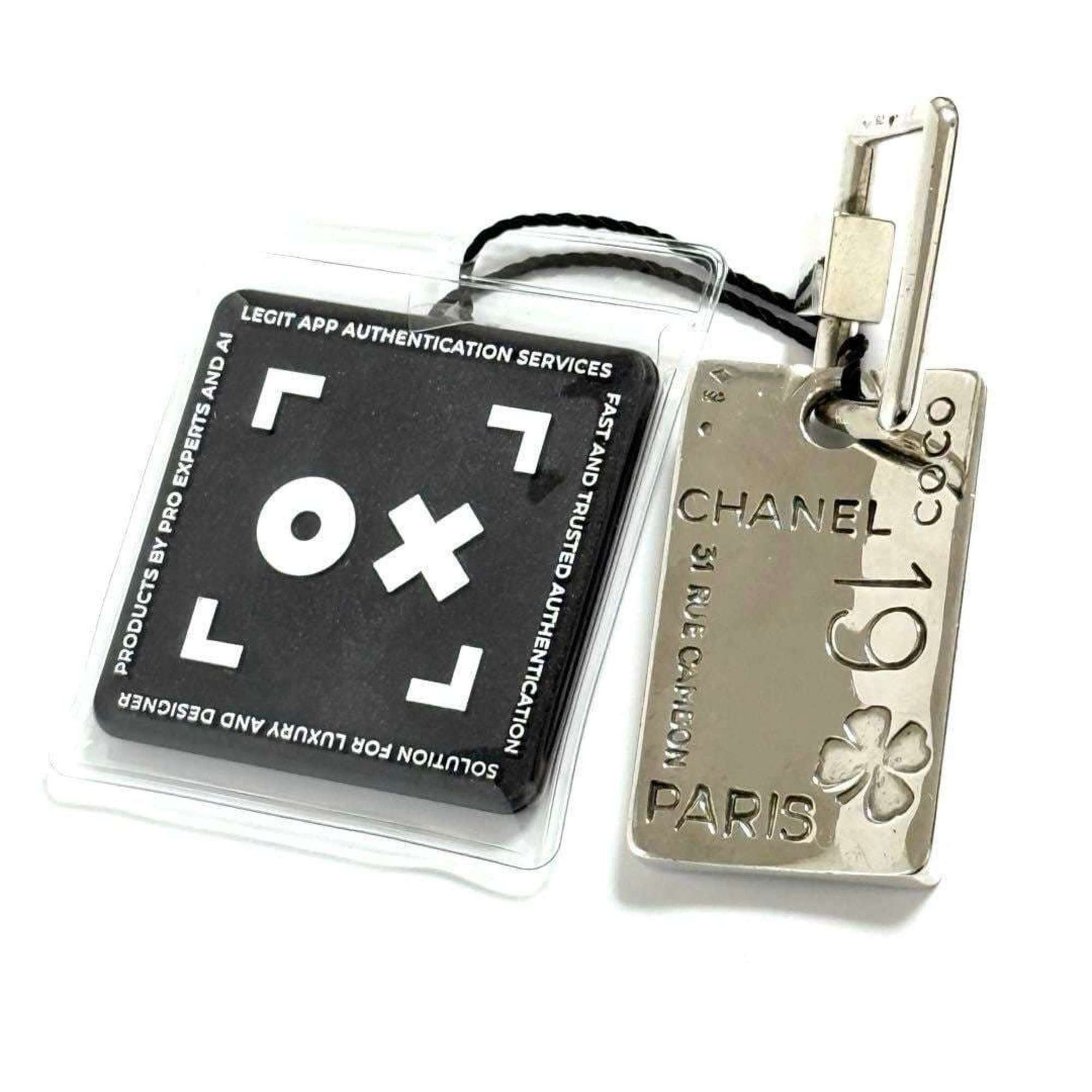 Chanel Vintage Chanel key ring, holder, charm, silver Size ONE SIZE - 2 Thumbnail