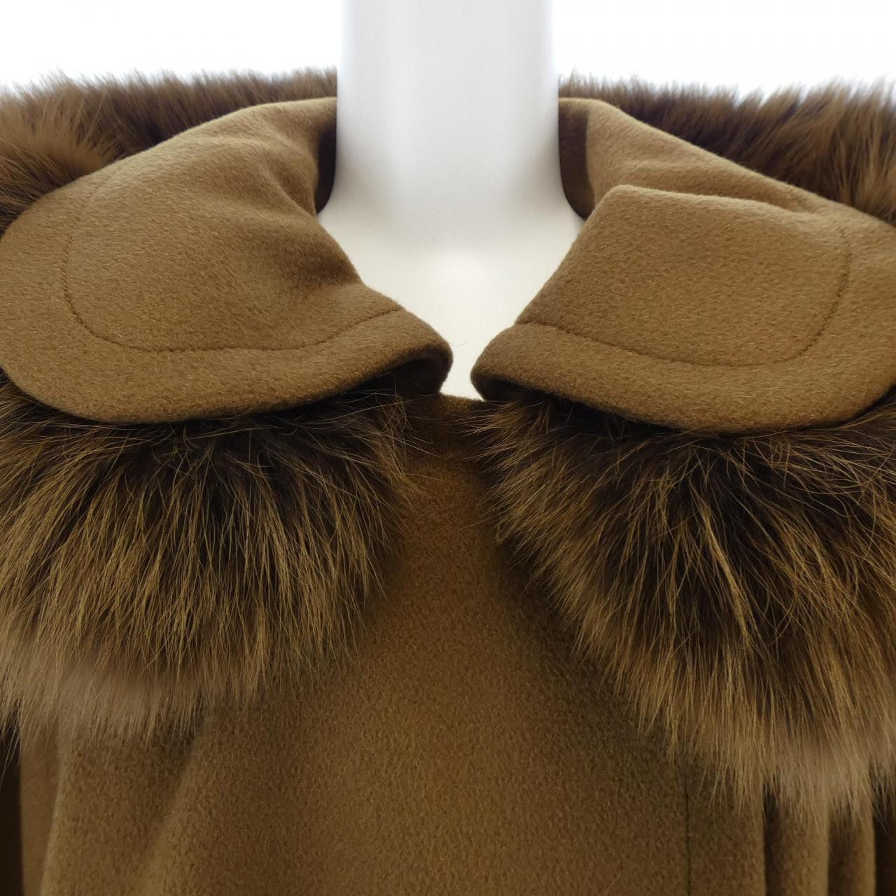 Other Other FOXEY BOUTIQUE 100% Cashmere Coat Leather Outerwear DUTY FREE for USA Size ONE SIZE - 5 Thumbnail
