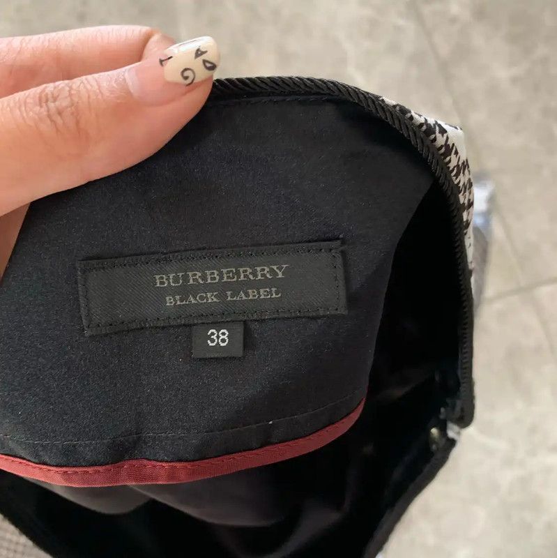 Burberry Burberry Color-Block Mid-Length Skirt for Women Size 25" / US 0 / IT 36 - 4 Thumbnail