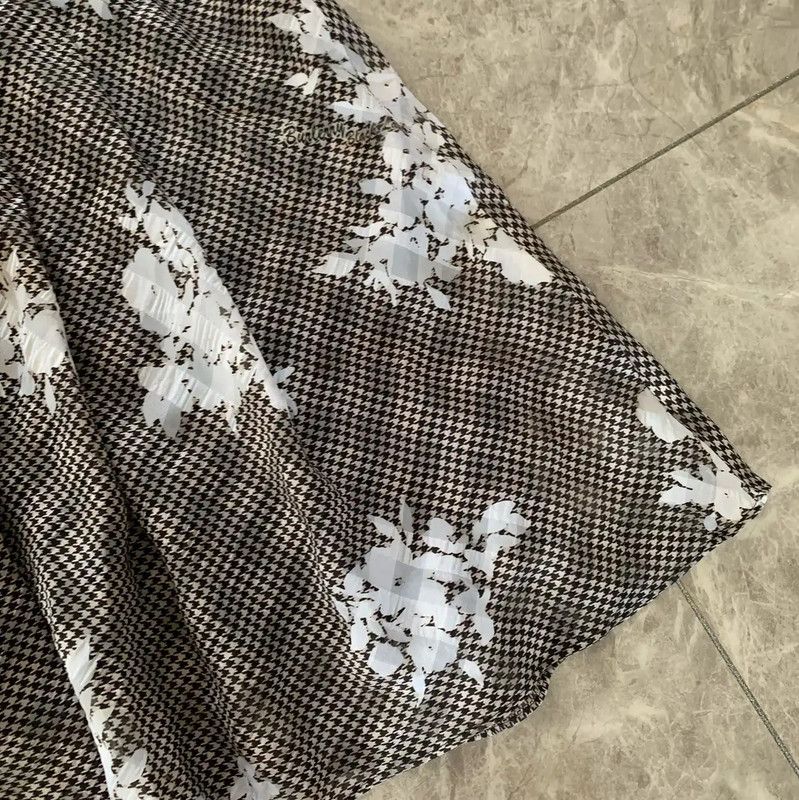 Burberry Burberry Color-Block Mid-Length Skirt for Women Size 25" / US 0 / IT 36 - 2 Thumbnail