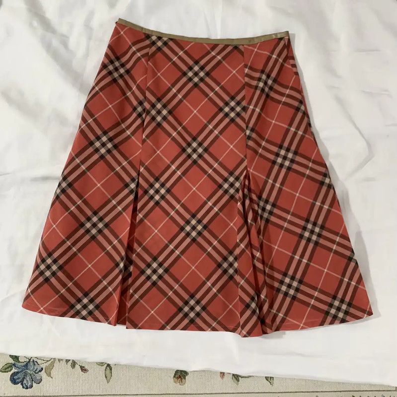 Burberry Burberry Red Wool Pleated Skirt Size 23" - 3 Thumbnail