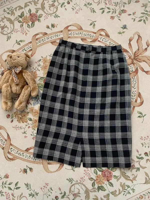Burberry Burberry Black Wool-Blend Midi Skirt for Women Size 27" / US 4 / IT 40 - 2 Thumbnail