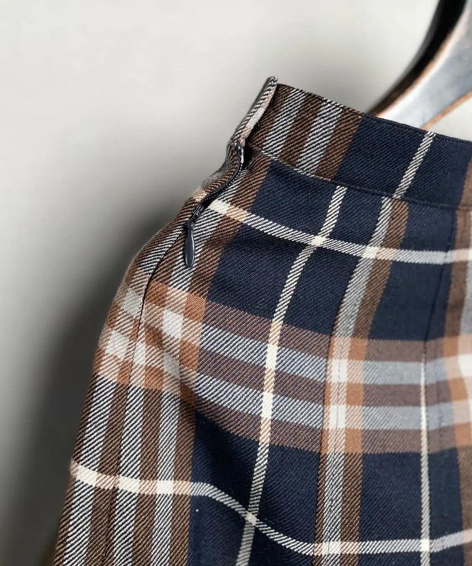 Burberry Burberry Color-Blocked Wool Midi Skirt Size 23" - 6 Thumbnail