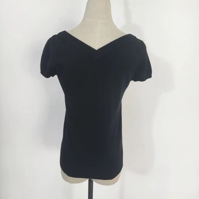 Burberry Burberry Black Wool T-shirt for Women Size M / US 6-8 / IT 42-44 - 4 Thumbnail