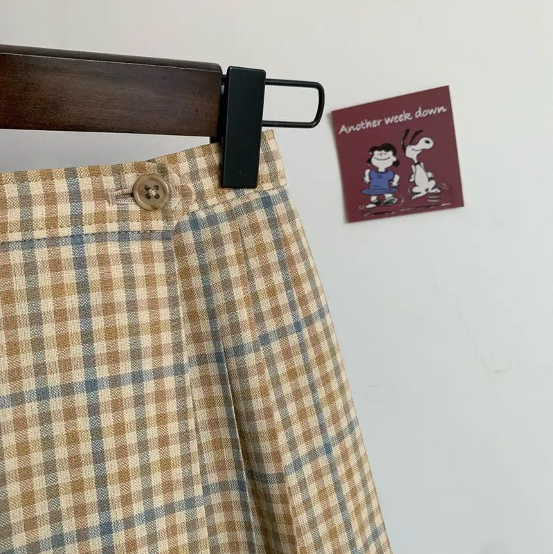 Burberry Burberry Beige Pleated Skirt for Women Size 23" - 2 Thumbnail