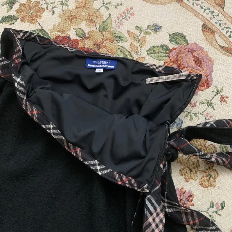 Burberry Burberry Black Wool Skirt for Women Size 23" - 4 Thumbnail
